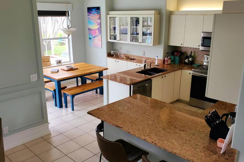 Our Beautiful Florida Vacation Home With Heated Pool Port St. Lucie Екстериор снимка
